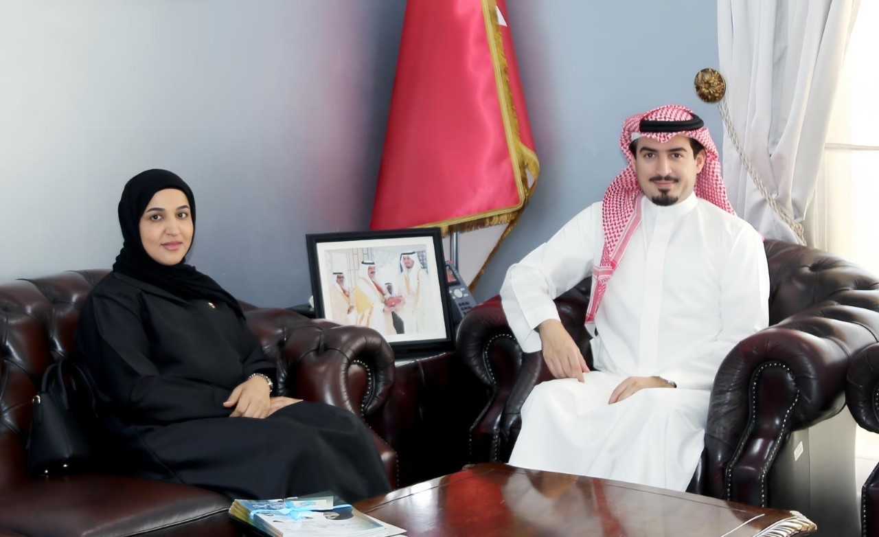 محافظ العاصمة يبحث احتياجات أهالي الدائرة الثامنة مع النائب جليلة السيد<